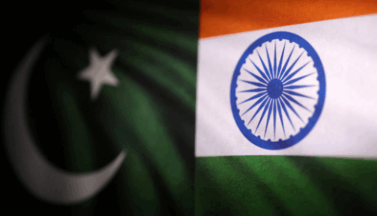 India ndalon të gjitha importet nga Pakistani