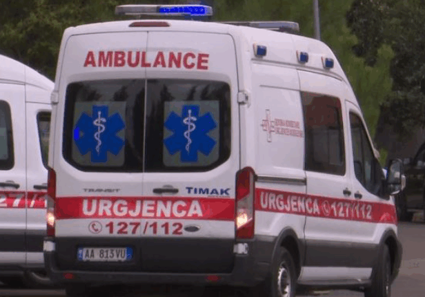 Aksident i rëndë në aksin Pogradec-Korçë, makina përplas për vdekje 43-vjeçaren