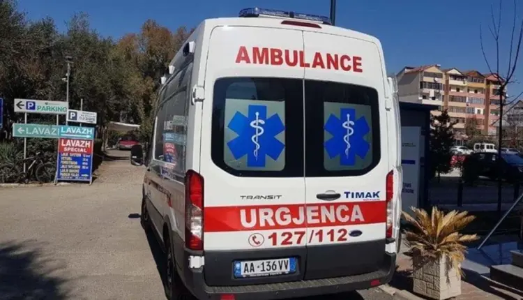 U vetëhodh nga kati i dytë i banesës së tij, ndërron jetë 65-vjeçari në Fier
