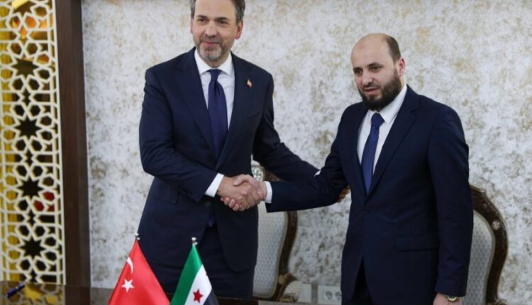 Turqia dhe Siria nënshkruajnë marrëveshje për transferimin e energjisë elektrike dhe gazit