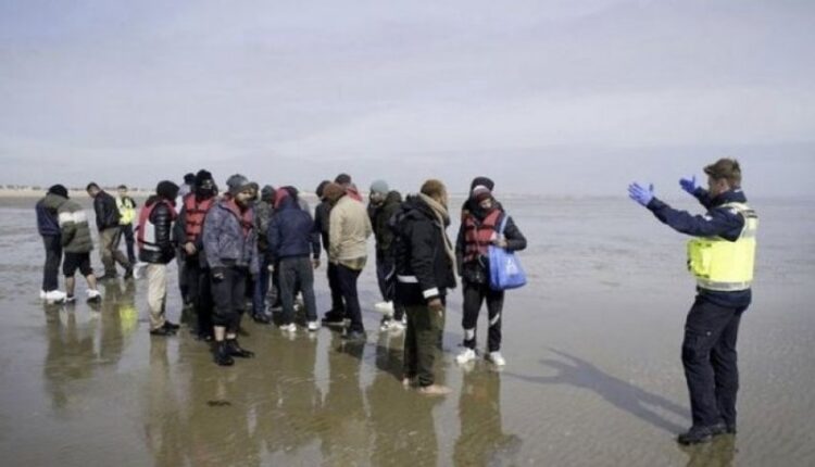 Roja bregdetare greke e alarmuar, ndërsa qindra migrantë mbërrijnë në Kretë