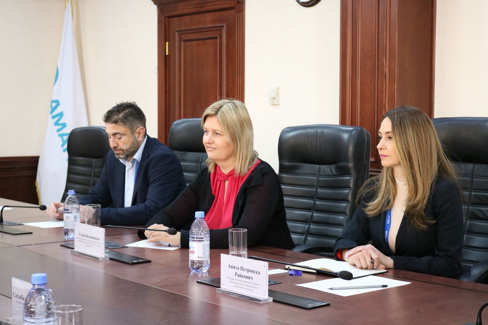 Takimi i ministres Bozhinovska me ministrin e Energjisë së Kazakistanit Akkenzhenov