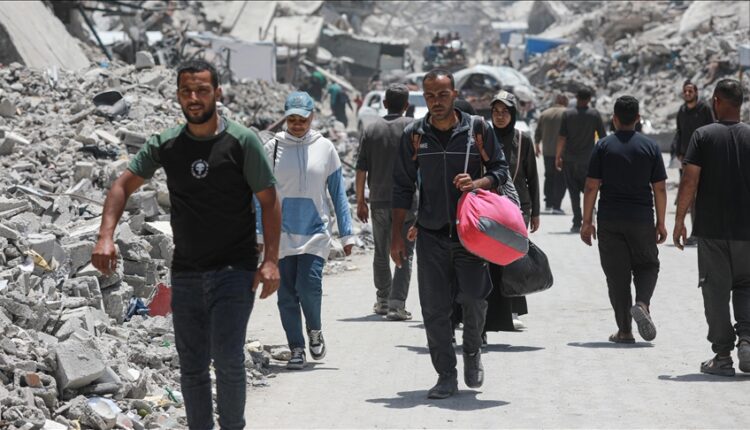 Palestinezët largohen pas kërcënimit të Izraelit për sulm ndaj një zone në Khan Younis