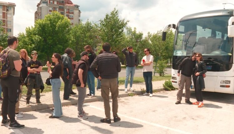 Familjar, miq dhe persona nga nisma “Kush është i radhës” kanë nisur protestën tjetër në Koçan