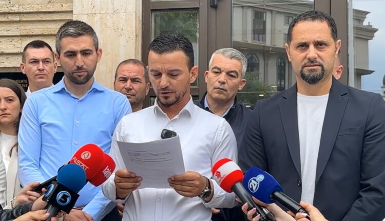 Gjashtë muaj pa rroga, puntorët e Inspektoratit të Gjuhëve: Na jepni rrogat kemi familje