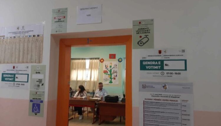 Shqipëri/ KQZ-ja publikon pjesëmarrjen e votimit në zgjedhje, qarqet që kryesojnë