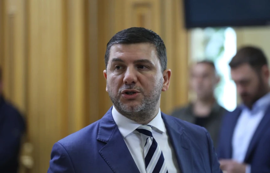 Krasniqi  Kurti po e konsideron më të rëndësishme Haxhiun sesa Kuvendin