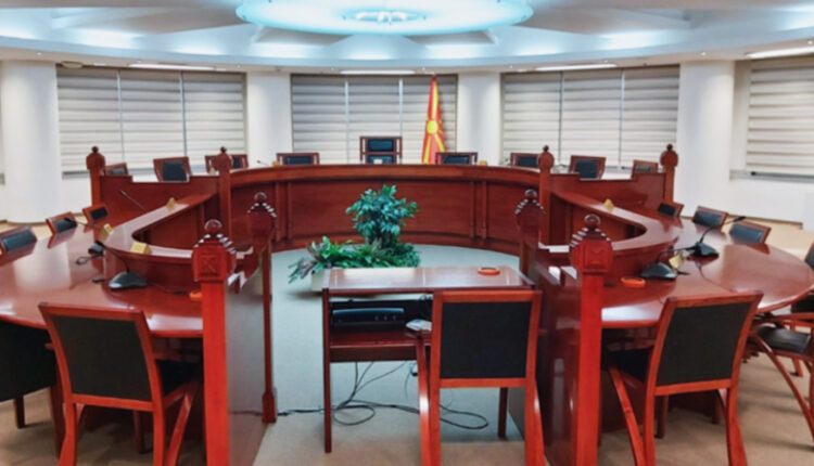 Gjykata Kushtetuese shfuqizoi nenet me të cilët u rrit pragu për nënshkrime nga kandidatët e pavarur për pjesëmarrje në zgjedhje