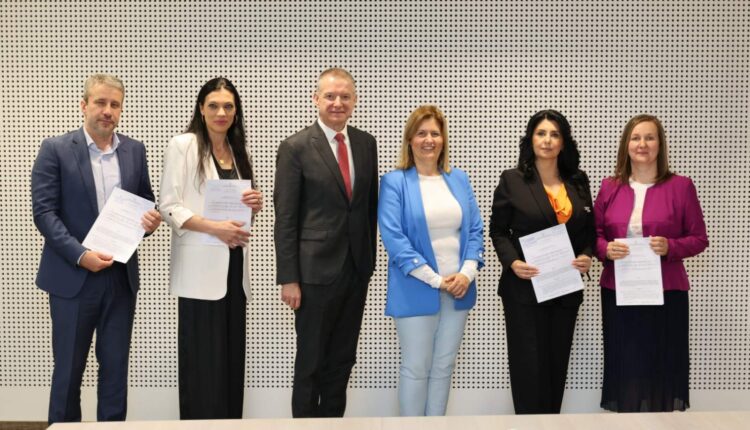 Katër shkolla do të marrin një system të mençur për menaxhim të energjisë – një memorandum i nënshkruar midis Ministrisë së Energjetikës, Telekomit dhe shkollave fillore në Shkup