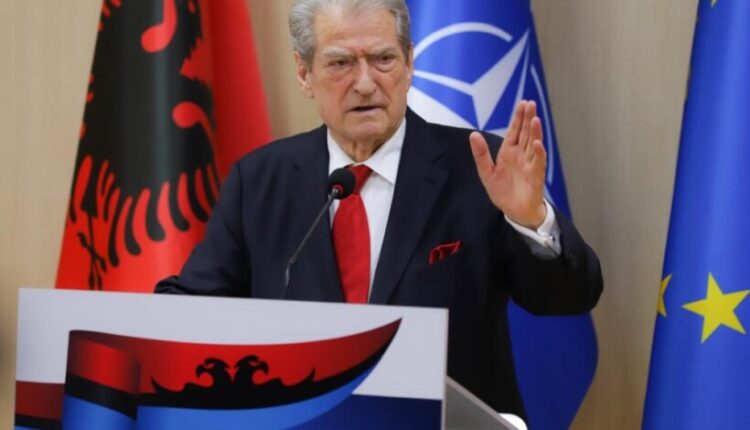 Berisha mban deklaratën e parë publike për zgjedhjet, apeli për demokratët
