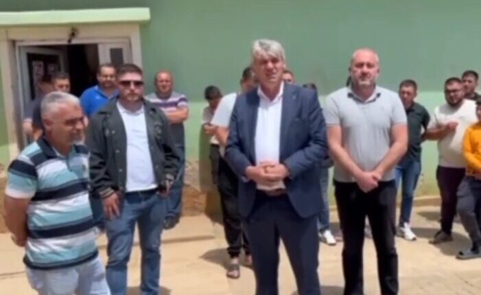 Sela takoi banorët shqiptarë të Krushevës të cilët këto ditë përballen me probleme lidhur me objektin e shkollës në fshatin Nerovë