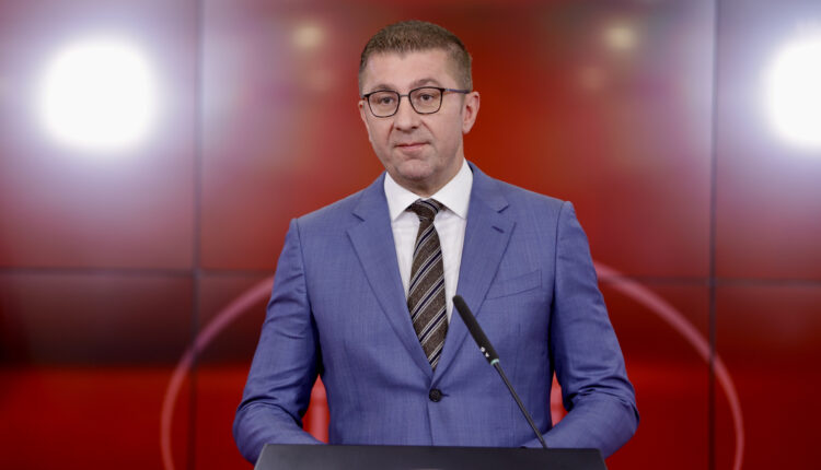 Mickoski: Mbështesim idenë për një njësi zgjedhore, me të drejtë vote edhe për diasporën