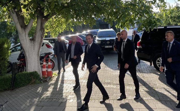 Sulmi me vezë ndaj eksortës së Kurtit, suspendohen tre policë në Skenderaj