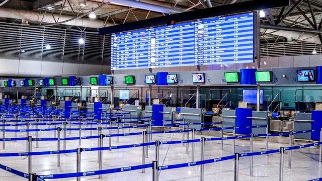 Autoritetet izraelite udhëzojnë 100 mijë qytetarët që duan të kthehen: Mblidhuni në Athinë ose Lanarka dhe prisni hapjen e aeroportit Ben Gurion