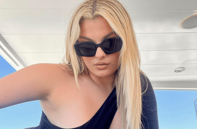 Bebe Rexha ngit temperaturat me pozat me bikine
