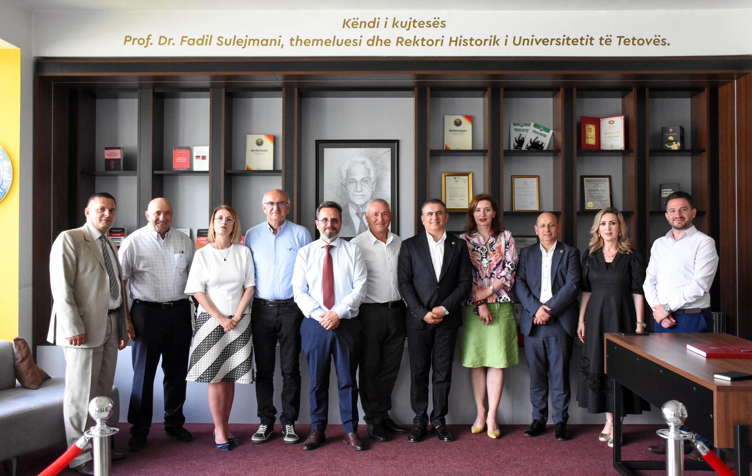Drejtuesit e Universitetit të Tetovës e pritën në takim një delegacion nga Universiteti i Prishtinës