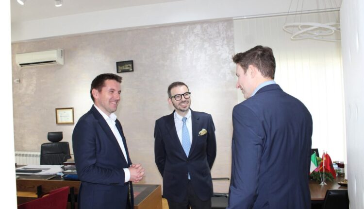 Vizitë e dy ambasadorëve në Komunën e Haraçinës