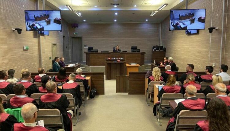 Prokuroria: Ka urdhër-arrest ndërkombëtar për të akuzuarit për masakrën në Mejë