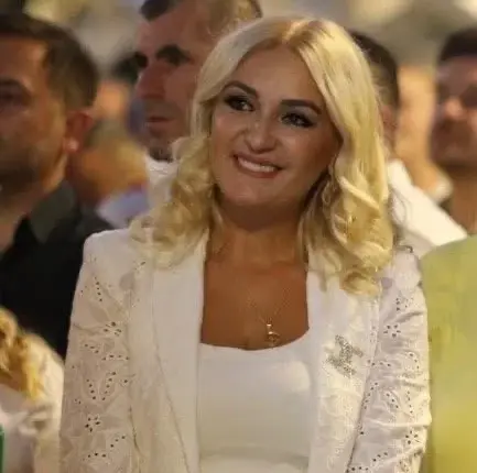 Këshilltarja e VLEN-it në Shkup, Rejhan Ramadani: “Pusetat e papastruara bllokuan bulevardet, Arsovska të merret me punë, jo me politikë!”