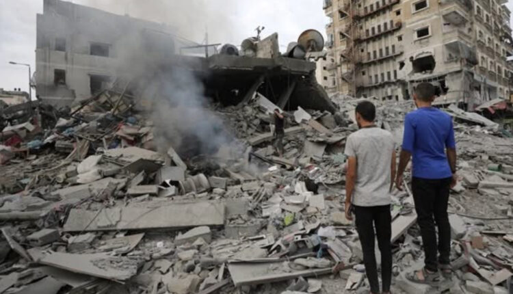 Të paktën 60 palestinezë të vrarë nga sulmet izraelite në Gaza