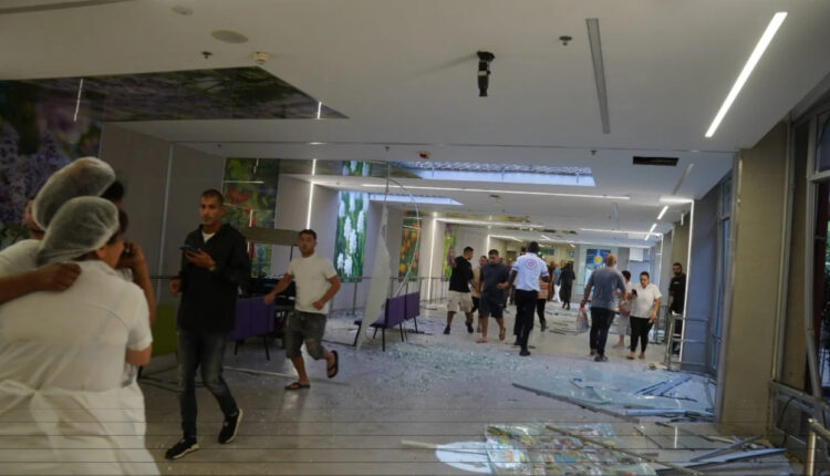 Raketat nuk ndalen gjatë natës – Spitali në jug të Izraelit goditet nga bombardimet