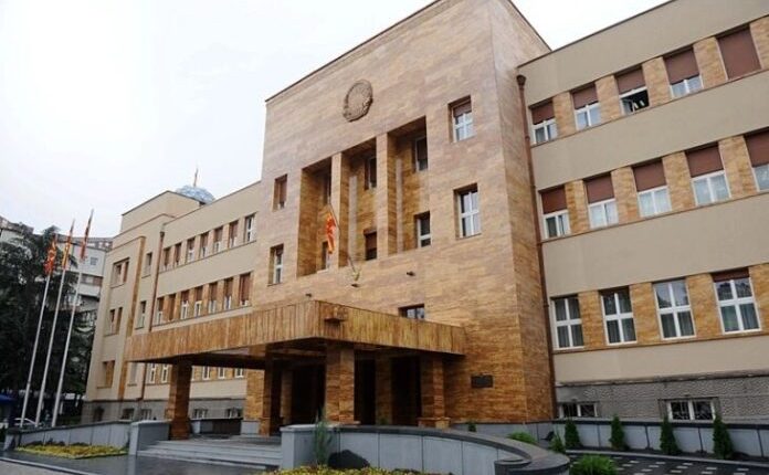 Deputetët propozojnë që hapësira rreth Kuvendit të RMV-së të shpallet zonë sigurie