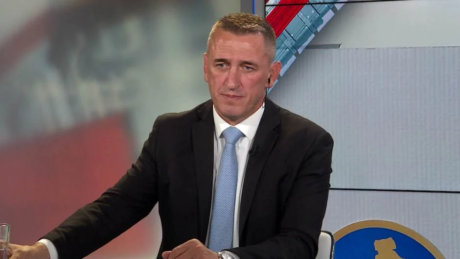  S ka vija të kuqe    Rashiç  tradhton  Kurtin  bashkim me opozitën për qeverinë e re 