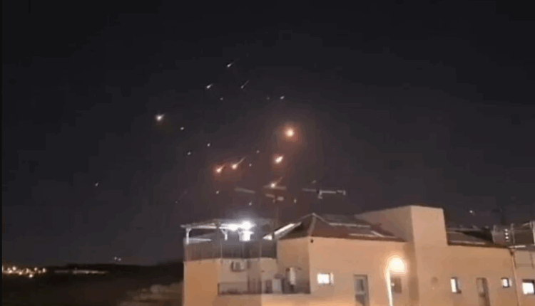 Tel Avivi dhe Haifa cak i më shumë se 100 raketave nga Irani