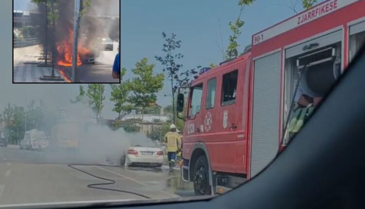 VIDEO| Përfshihet nga flakët makina në Tiranë, zjarrfikësja në vendngjarje
