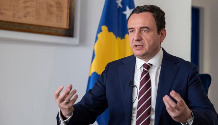 Albin Kurti i shkon në zyrë Bedri Hamzës për takim