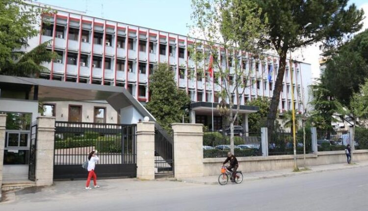Pesë shqiptarë largohen në mënyrë të sigurt nga Izraeli