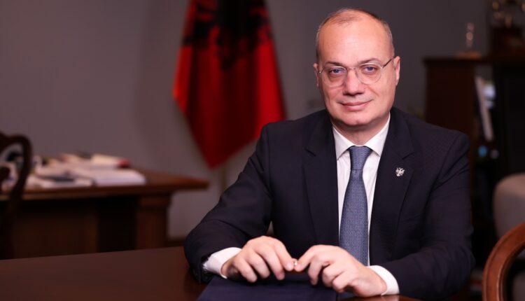Tensionet në Lindjen e Mesme/ Ministri Hasani: Katër qytetarë të tjerë shqiptarë janë evakuuar me sukses nga Izraeli