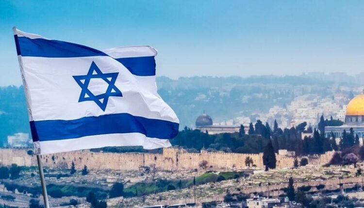 Izrael/ Autoritetet heqin të gjitha kufizimet, qytetarët rifillojnë jetën normale