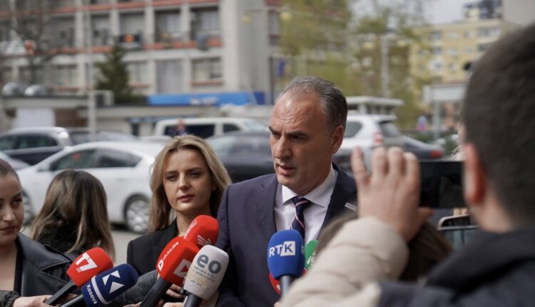Limaj: Pres që Abdixhiku të na e prezantojë zyrtarisht qeverinë e unitetit