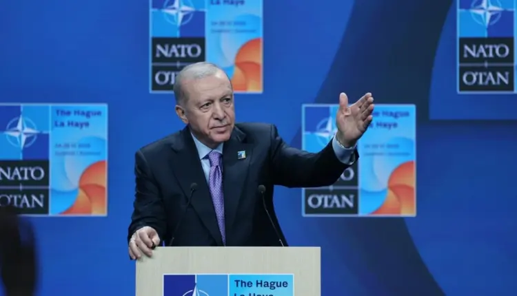 Erdogan nga Haga thotë se derisa KFOR-i turk të jetë në veri të Kosovës “inshallah” s’do të ketë ndonjë problem (VIDEO)