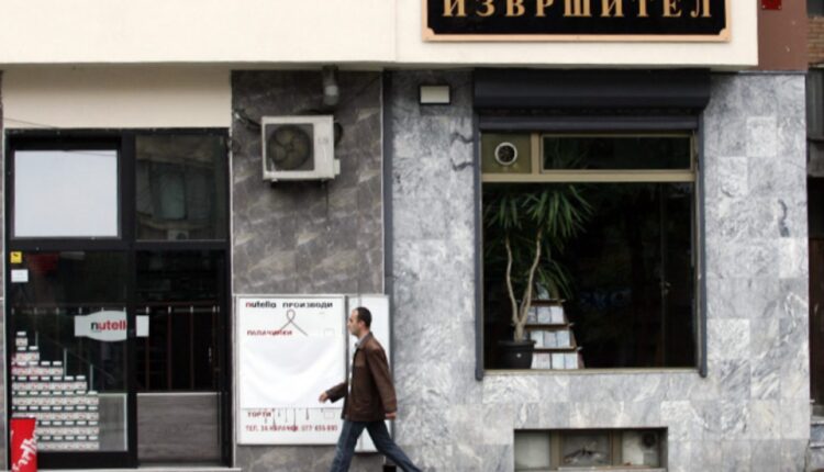 Asnjë përmbarues nuk mbeti pa licencë në RMV, ndërsa vetëm një u gjobit