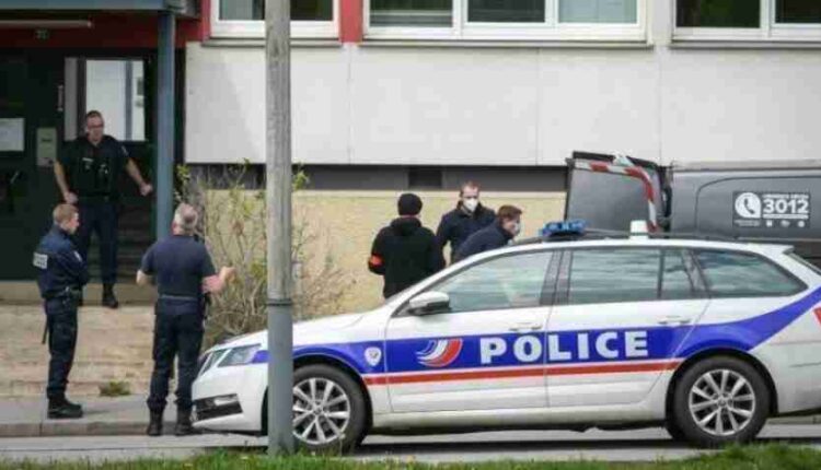 E rëndë në Francë! Nxënësi 14-vjeçar vret asistenten e mësueses pranë shkollës