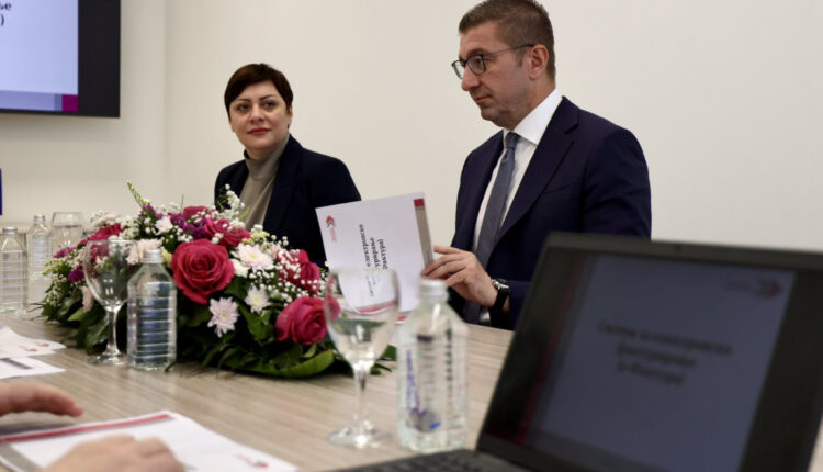 Mickoski me njoftim për investim të ri në Shtip për prodhimin e baterive dhe punësim të 150 personave