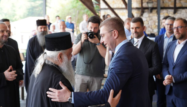Mickoski: Pas 7 vitesh, sot u hap kompleksi etnik “Fshati Maqedonas”