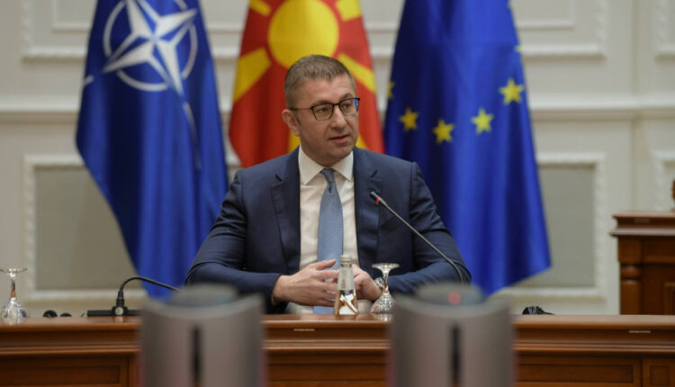 Mickoski i përgjigjet kritikave për ndarjet e çmimeve në sport: Në sportet individuale, kjo ndarje është ndryshe!