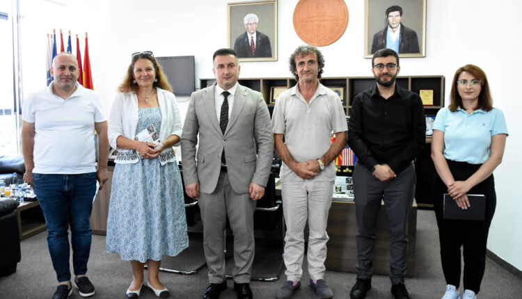 Profesorë nga Britania e Madhe e vizituan Universitetin e Tetovës