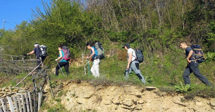 Prej sot deri më 31 gusht vendoset ndalesë e plotë për lëvizje në pyll dhe toka pyjore në territorin me të cilin ekonomizon NP “Pyjet Kombëtare”.