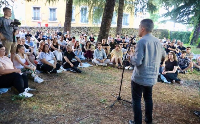 Izet Mexhiti: Rinia shqiptare, forca lëvizëse e ndryshimit – Investime dhe masa konkrete për të ardhmen e saj