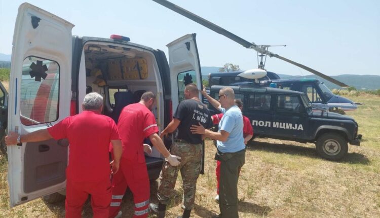 Ushtari i lënduar gjatë shuarjes së zjarrit, evakuohet me helikopter