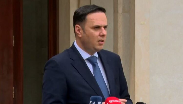 Abdixhiku ende s’ka pranuar ftesë nga presidentja