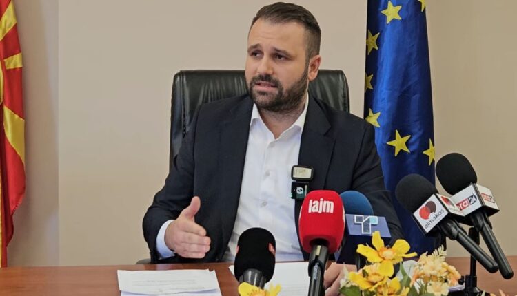 Ministri Durmishi prezantoi masën e re të praktikës – shans për mbi 1.300 të rinj të papunë