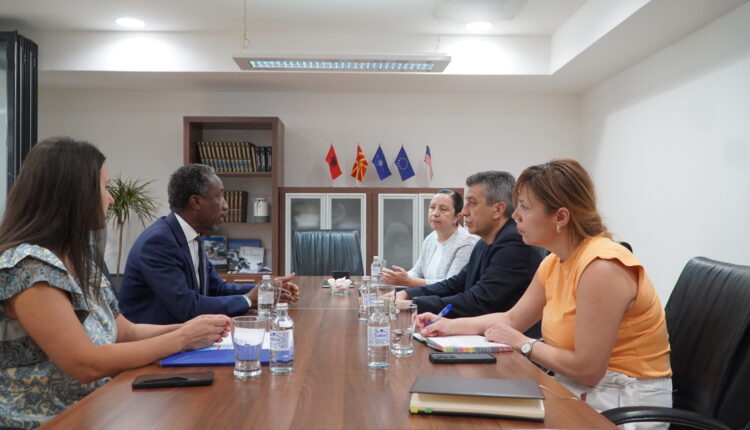 Ministri Mexhiti takohet me shefine OBSH-së, Ali: “Mjedisi është çelësi për shëndetin dhe mirëqenien e qytetarëve”