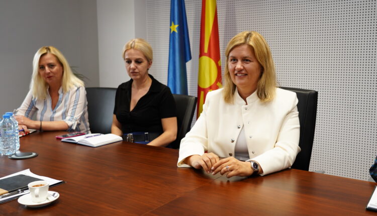 "Stabiliteti financiar dhe energjetik si prioritet – takimi i ministres Bozhinovska me guvernatorin Slaveski"