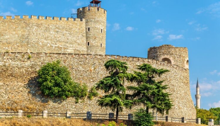 Pastrim dhe rinovim i Kalasë së Shkupit, Lutkov: Rindërtimi i Sallës Universale në shtator