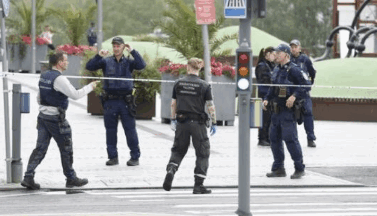 Sulm me thikë në një qendër tregtare në Finlandë, disa të plagosur